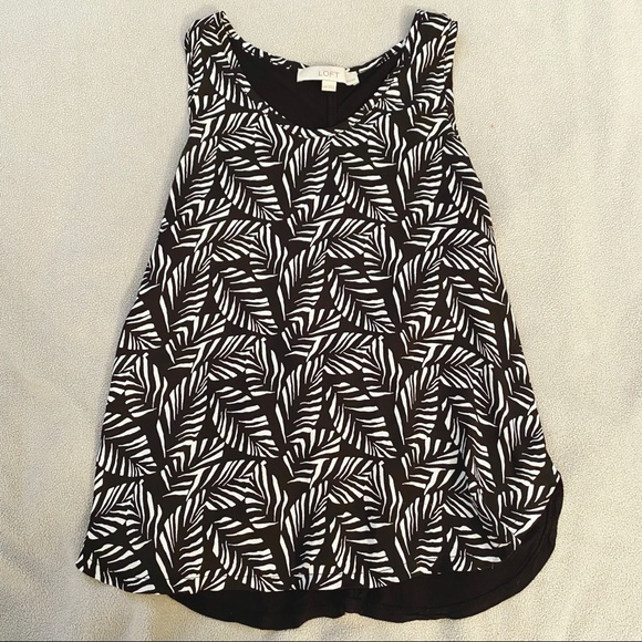 LOFT fern black and white patterned sleeveless blouse - Picture 1 of 5
